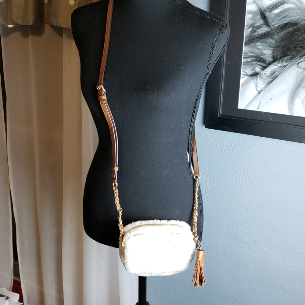 Michael Kors small crossbody purse - Picture 4 of 5